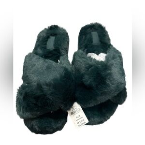 Victoria’s Secret Fuzzy Criss-Cross Slippers – Teal Green (Size M 7/8)